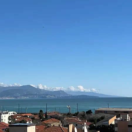 A Sea-View T2 For 2 People Apartmán *