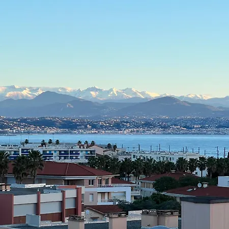 A Sea-view T2 For 2 People * Antibes